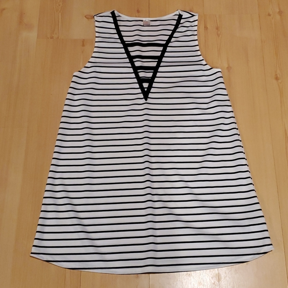 Womens Black White Striped Sleeveless Dress V-Neck Trim Size: XL NEW